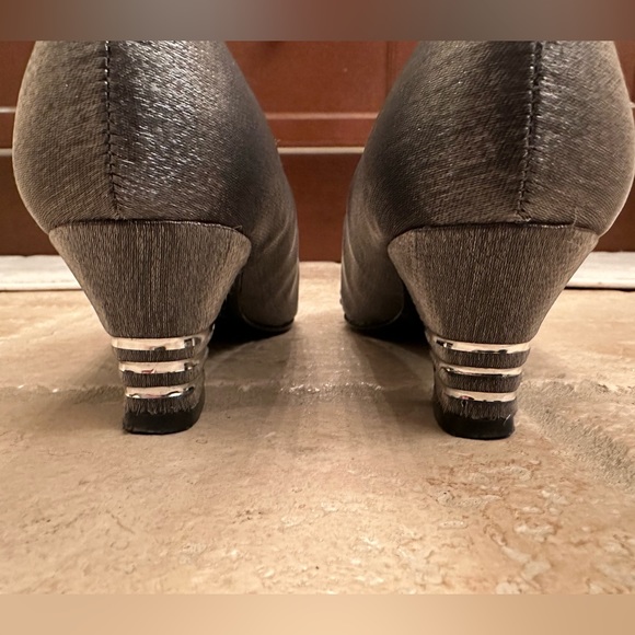 WILD ROSE Satiny/Sparkly Dress shoes - Picture 3 of 5